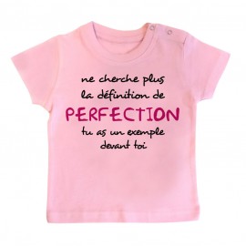 T-Shirt bébé La définition de PERFECTION ( version fille )