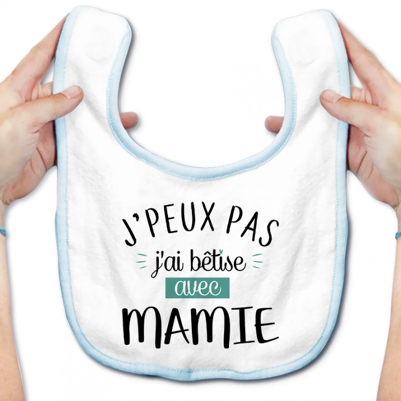 Bavoir bébé J'peux pas j'ai bêtise avec mamie ( version garçon ) Bavoir bébé J'peux pas j'ai bêtise avec mamie ( version garçon )